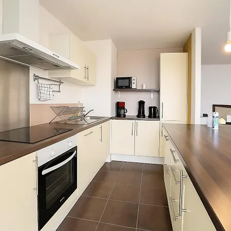Dans De 100m2 Apartment *